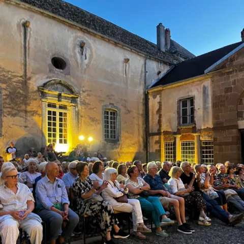 Jazz au Château - vendredi 3 juillet à 20h avec Krachta Valda. Jazz Manouche